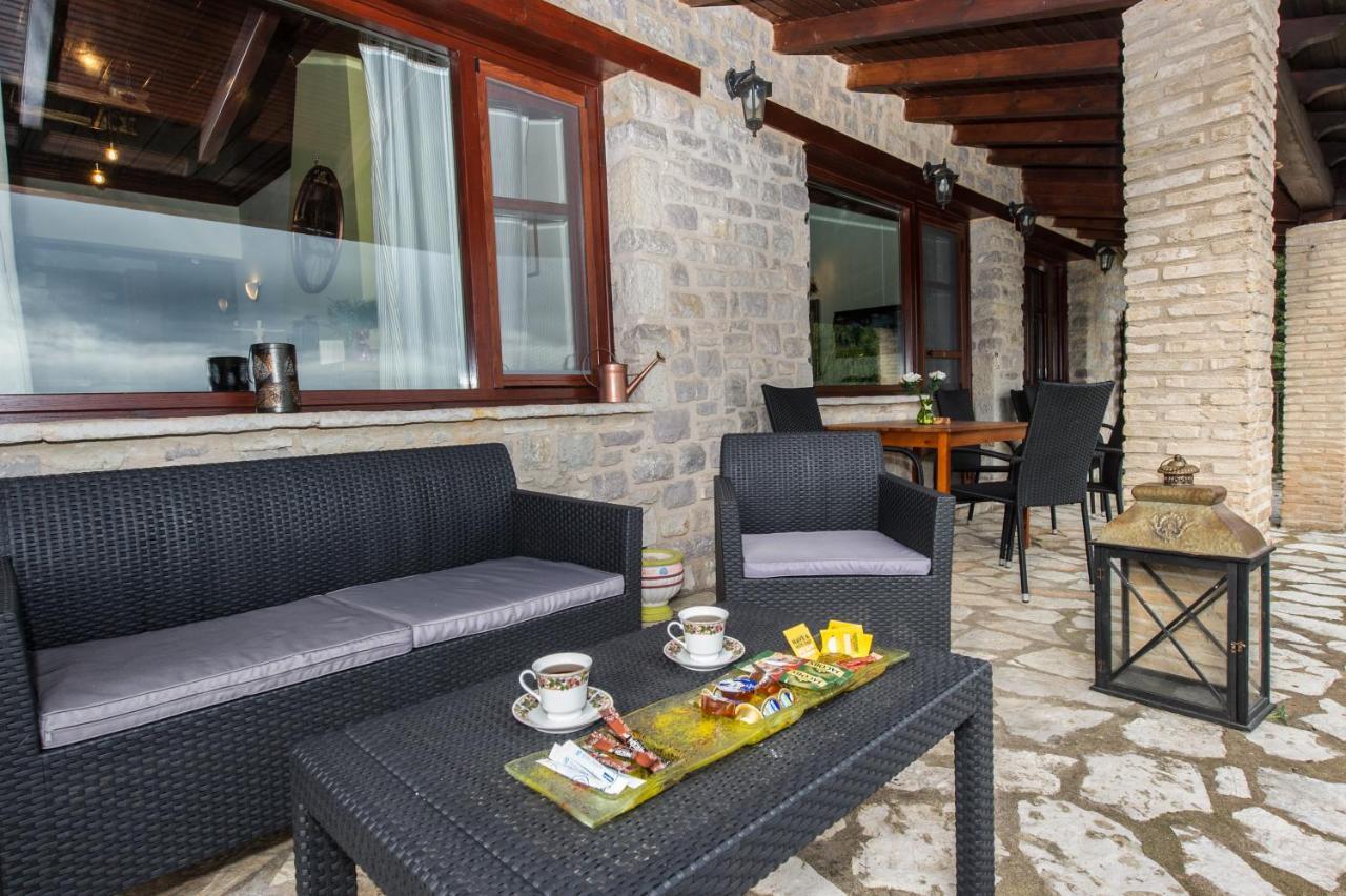 Petra Thea Villa Karítaina 외부 사진